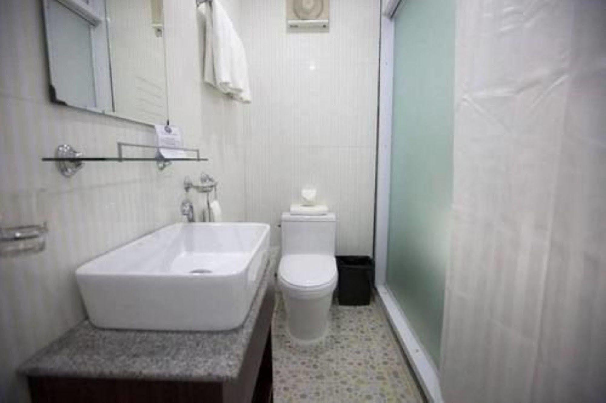 Woodland Hotel Rangun Kültér fotó