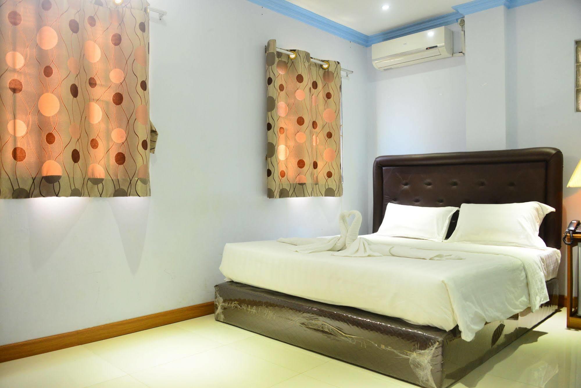 Woodland Hotel Rangun Kültér fotó