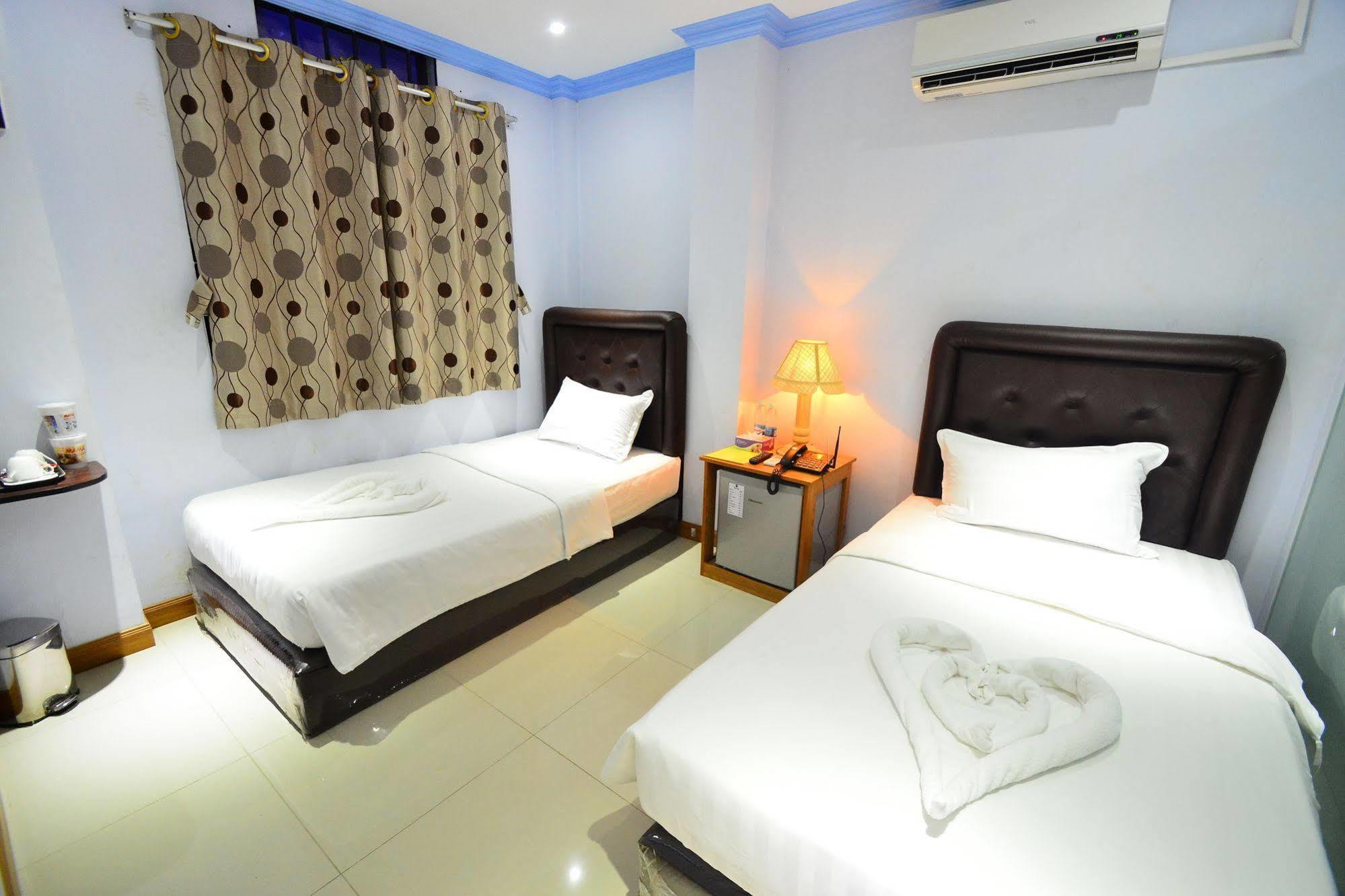 Woodland Hotel Rangun Kültér fotó